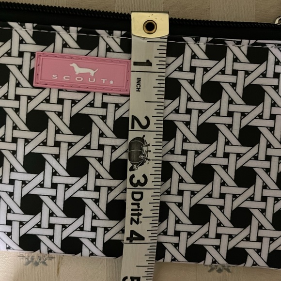 Scout Kate Wristlet with removable wrist strap NWT - Picture 9 of 9